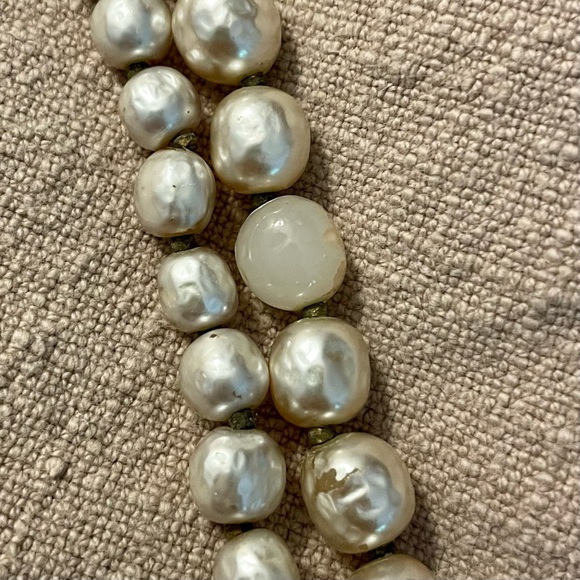 Miriam Haskell Baroque Glass Pearl Necklace - Picture 6 of 6